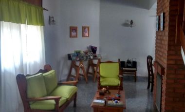 VENTA Esquina Campana CHALET hermoso ladrillos vista HOGAR DULCE HOGAR