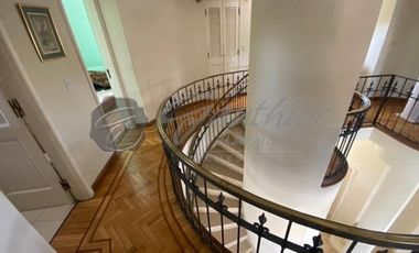 Elegante casa Venta En Zárate: Independencia 1350 mejor ubicación Estilo Francés