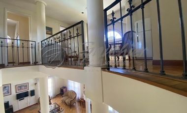 Elegante casa Venta En Zárate: Independencia 1350 mejor ubicación Estilo Francés