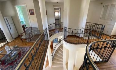 Elegante casa Venta En Zárate: Independencia 1350 mejor ubicación Estilo Francés