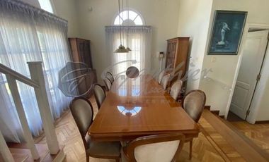 Elegante casa Venta En Zárate: Independencia 1350 mejor ubicación Estilo Francés