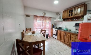 Dúplex en venta de 3 dormitorios c/ cochera en San Bernardo
