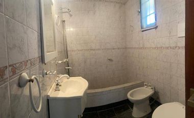 VENTA. Chalet 3 amb en Planta Alta con LOCAL. Zona Nueva Terminal, Mar de Plata