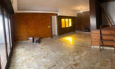 VENTA. Chalet 3 amb en Planta Alta con LOCAL. Zona Nueva Terminal, Mar de Plata