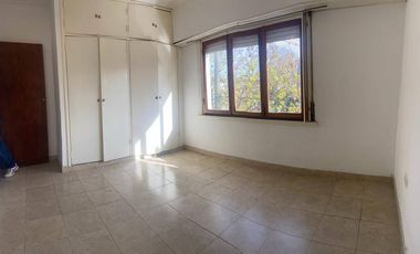 VENTA. Chalet 3 amb en Planta Alta con LOCAL. Zona Nueva Terminal, Mar de Plata