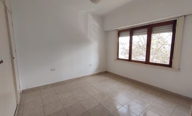 VENTA. Chalet 3 amb en Planta Alta con LOCAL. Zona Nueva Terminal, Mar de Plata