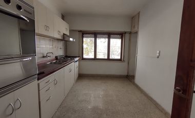 VENTA. Chalet 3 amb en Planta Alta con LOCAL. Zona Nueva Terminal, Mar de Plata