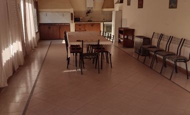 PH en venta de 7 dormitorios c/ cochera en Cinco Saltos