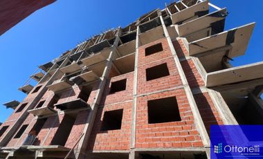 Departamento en venta de 2 dormitorios c/ cochera en Costa Azul
