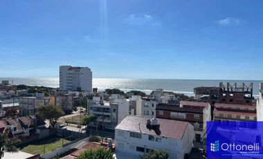Departamento en venta de 2 dormitorios c/ cochera en Costa Azul