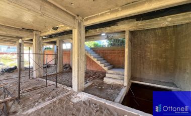 Departamento en venta de 2 dormitorios c/ cochera en Costa Azul
