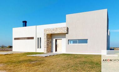 Ruta 2 y Calle 90, Campos de La Enriqueta-Casa en entorno natural