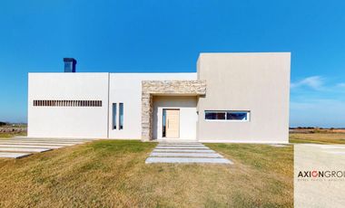 Ruta 2 y Calle 90, Campos de La Enriqueta-Casa en entorno natural