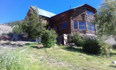 FINA PATAGONIA. Casa en venta de 3 dormitorios c/ cochera en Junín de los Andes