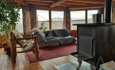 FINA PATAGONIA. Casa en venta de 3 dormitorios c/ cochera en Junín de los Andes