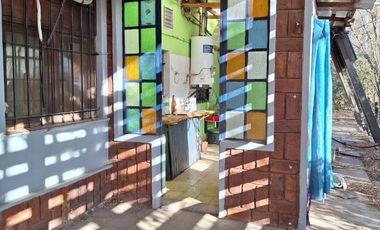 Casa en venta de 3 dormitorios c/ cochera en Cinco Saltos