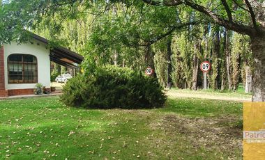 Casa en venta de 3 dormitorios c/ cochera en Cinco Saltos