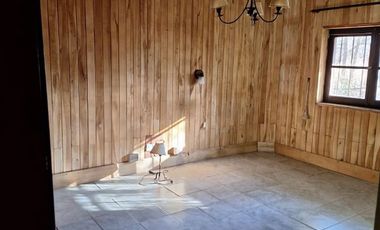 Casa en venta de 3 dormitorios c/ cochera en Cinco Saltos