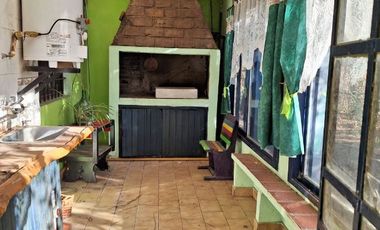 Casa en venta de 3 dormitorios c/ cochera en Cinco Saltos