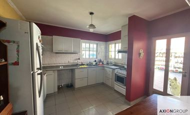 Casa en venta de 5 dormitorios c/ cochera en La Plata