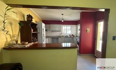 Casa en venta de 5 dormitorios c/ cochera en La Plata
