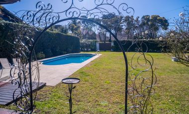 Casa en venta de 4 dormitorios en Parque Luro