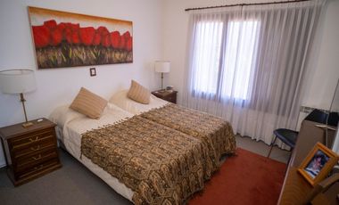 Casa en venta de 4 dormitorios en Parque Luro