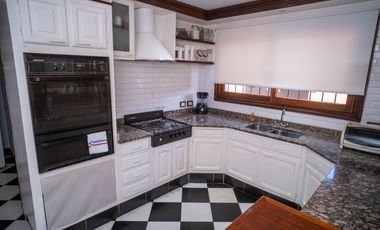 Casa en venta de 4 dormitorios en Parque Luro