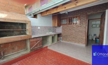 Dúplex en venta de 2 dormitorios c/ cochera en Costa Azul