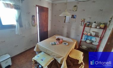 Dúplex en venta de 4 dormitorios c/ cochera en San Bernardo
