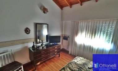 Dúplex en venta de 4 dormitorios c/ cochera en San Bernardo