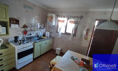 Dúplex en venta de 4 dormitorios c/ cochera en San Bernardo