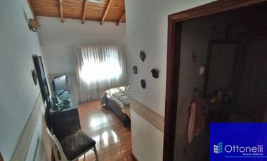 Dúplex en venta de 4 dormitorios c/ cochera en San Bernardo