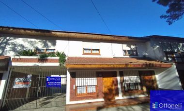 Dúplex en venta de 4 dormitorios c/ cochera en San Bernardo