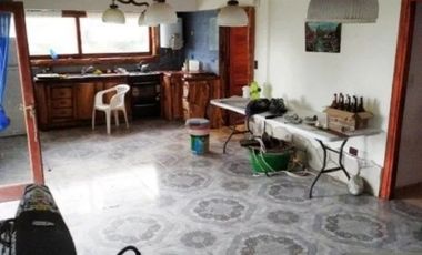 Chalet en venta de 6 dormitorios c/ cochera . Sierra de los Padres. Permuta