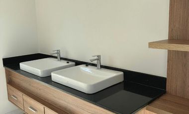 Casa en venta de 4 dormitorios c/ cochera en Otros Barrios