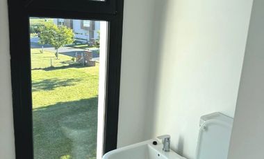 Casa en venta de 4 dormitorios c/ cochera en Otros Barrios