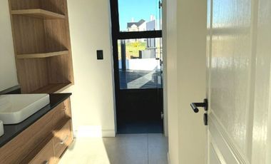 Casa en venta de 4 dormitorios c/ cochera en Otros Barrios