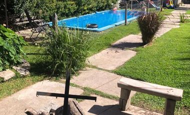 Casa en alquiler temporario de 4 dormitorios c/ cochera en San Miguel