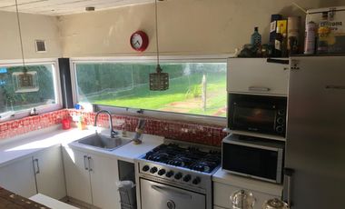 Casa en alquiler temporario de 4 dormitorios c/ cochera en San Miguel