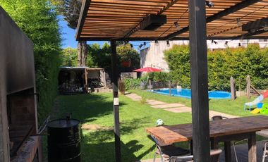 Casa en alquiler temporario de 4 dormitorios c/ cochera en San Miguel