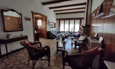 EN VENTA, Chalet de 4 ambientes con garage. Zona Chauvin, Mar del Plata