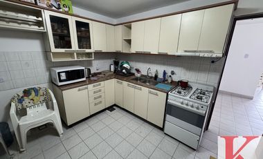 DEPARTAMENTO DE 3 DORMITORIOS CON BAÑO EN SUITE Y BALCON CON ASADOR