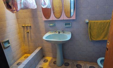 CASA EN VENTA 3 AMB EN MAR CHIQUITA A 2 CUADRAS DEL MAR !