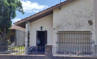 CASA EN VENTA 3 AMB EN MAR CHIQUITA A 2 CUADRAS DEL MAR !