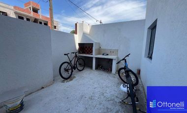 Departamento en venta de 2 dormitorios c/ cochera en Costa Azul