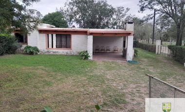 K099CB - Casa en venta de 2 dormitorios c/ cochera en Villa Cura Brochero