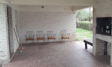K099CB - Casa en venta de 2 dormitorios c/ cochera en Villa Cura Brochero