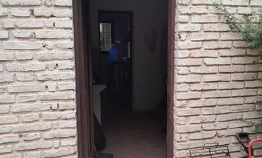 K099CB - Casa en venta de 2 dormitorios c/ cochera en Villa Cura Brochero