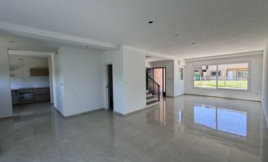 Casa en venta de 3 dormitorios c/ cochera en San Miguel